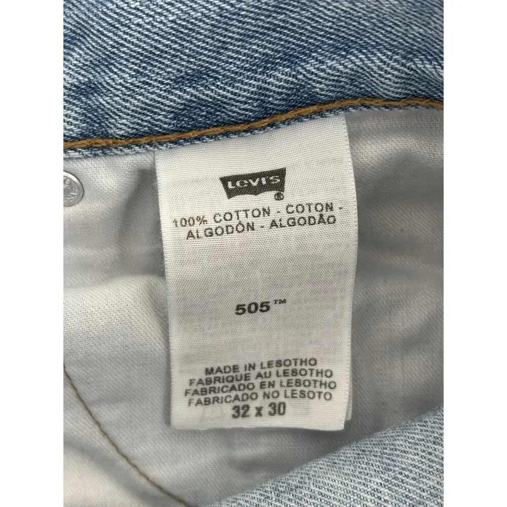 Levi’s Jeans 505 Mens 32x30 Blue Light Wash Denim Straight Leg Logo Patch